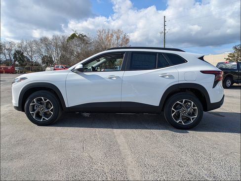 New 2026 Chevrolet Trax LT w/ Driver Confidence Package FWD image 4