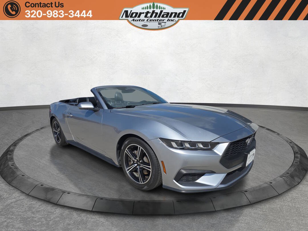 Used 2025 Ford Mustang Premium RWD image 3
