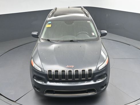 Used 2017 Jeep Cherokee Latitude w/ Comfort/Convenience Group image 31
