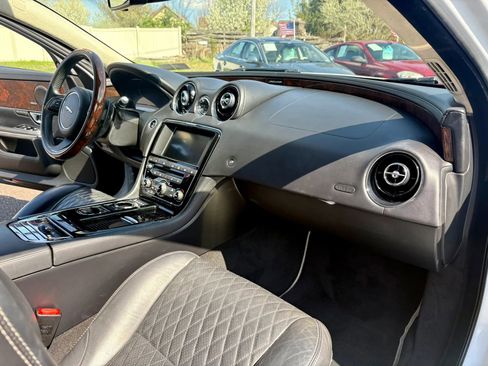 Used 2016 Jaguar XJ L Portfolio image 25