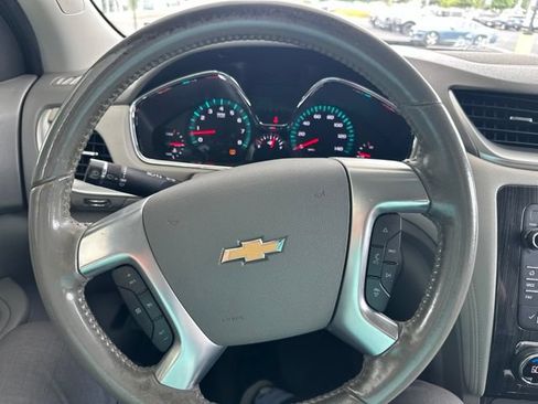 Used 2015 Chevrolet Traverse LT w/ Traveler's Package FWD image 18