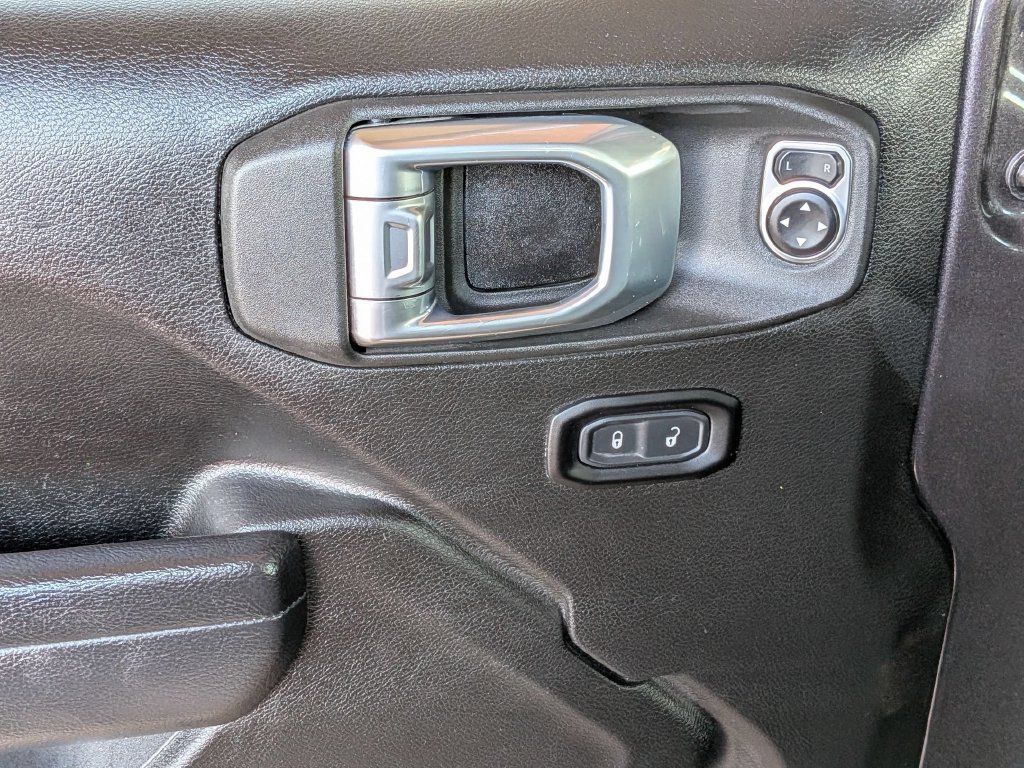 Used 2025 Jeep Wrangler Unlimited Sport AWD/4WD image 13