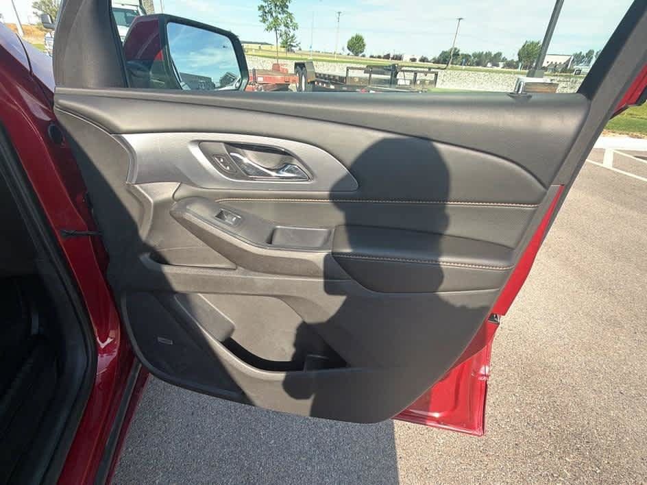 Used 2021 Chevrolet Traverse Premier AWD/4WD image 26