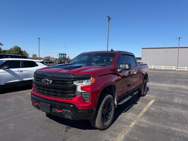 Used 2024 Chevrolet Silverado 1500 LT Trail Boss w/ LT Trail Boss Premium Package AWD/4WD image 3