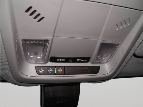 Used 2024 Chevrolet Equinox LT FWD image 25