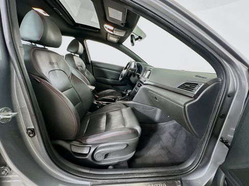 Used 2018 Hyundai Elantra Sport FWD image 31