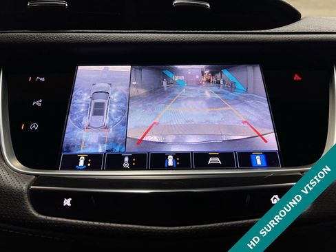 Used 2022 Cadillac XT5 Sportv w/ LPO, ONYX Package image 8