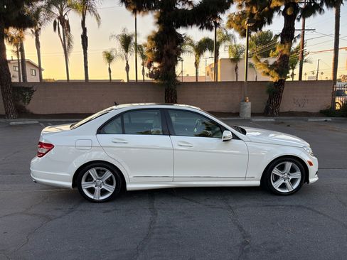 Used 2010 Mercedes-Benz C 300 Luxury image 7