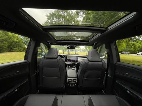 Used 2023 Lexus RX 500h F Sport w/ Cold Area Package image 43