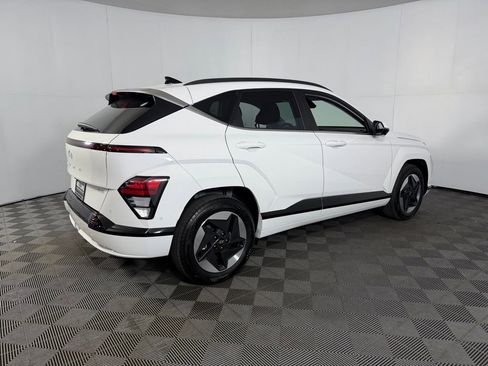 Used 2025 Hyundai Kona Limited FWD image 8