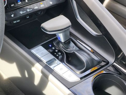 Used 2021 Hyundai Elantra Blue image 25