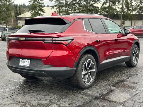 New 2026 Chevrolet Equinox EV LT image 5