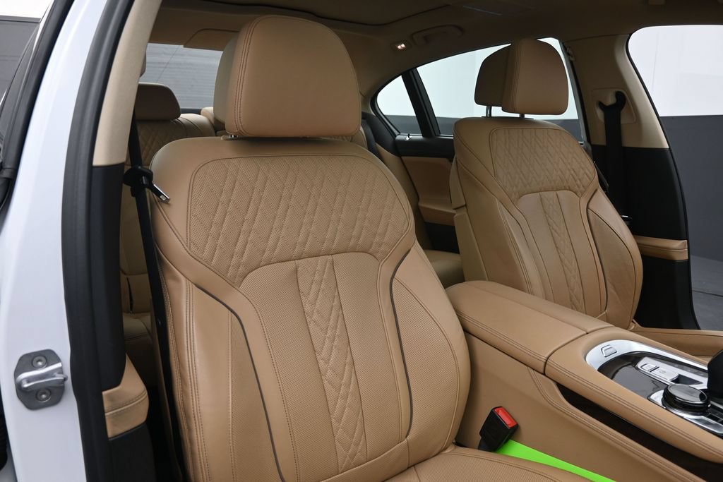 Used 2019 BMW 750i w/ Executive Package RWD image 22