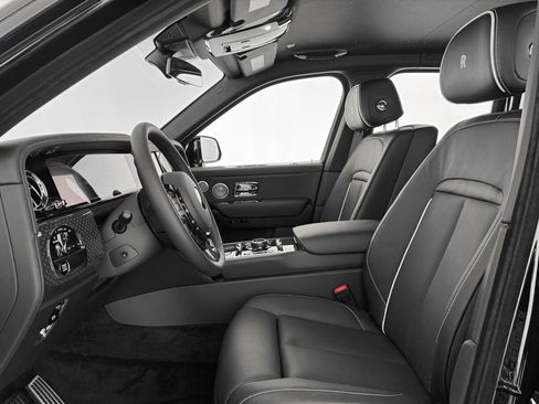 New 2026 Rolls-Royce Cullinan Black Badge image 15