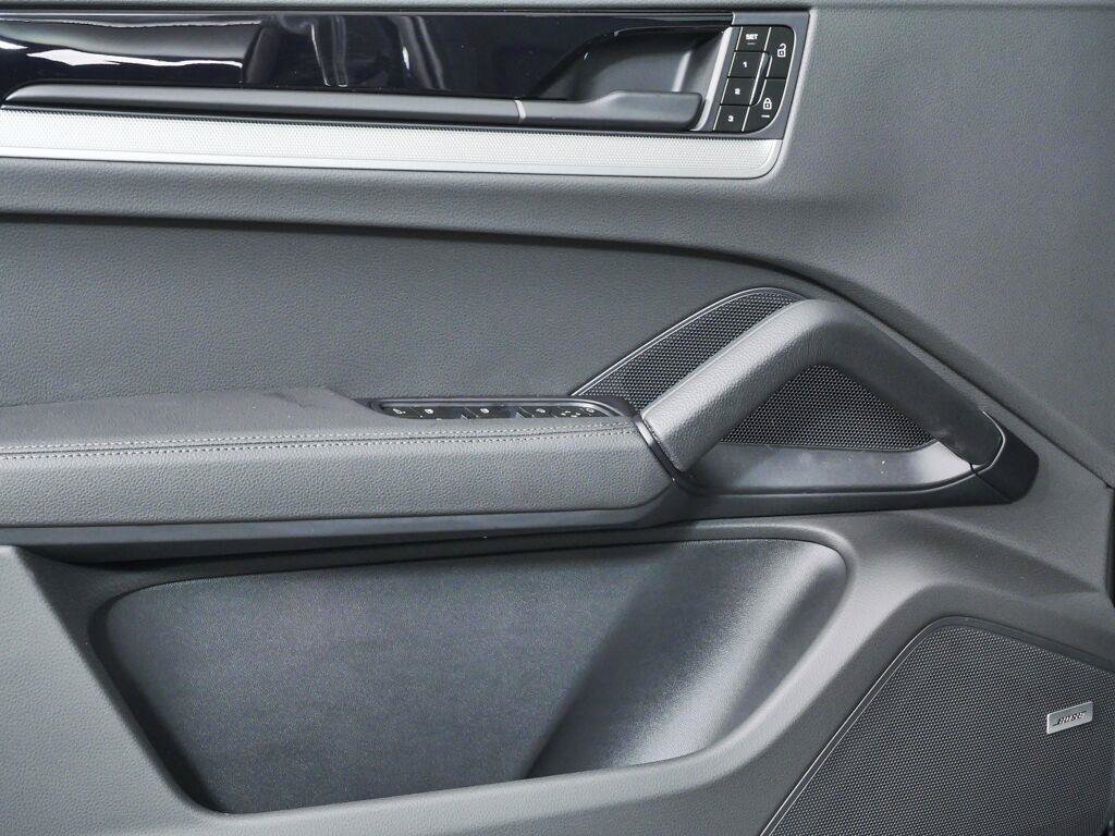 New 2026 Porsche Cayenne AWD/4WD image 6