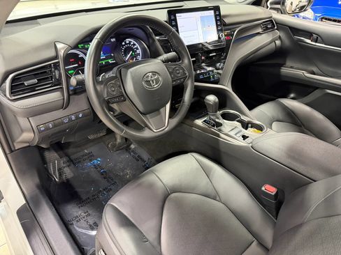 Used 2021 Toyota Camry XSE w/ Navigation Upgrade Package FWD image 7