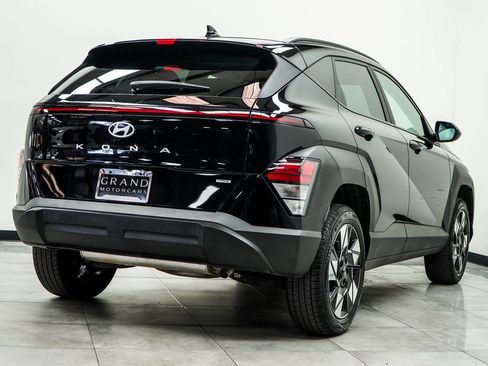 Used 2025 Hyundai Kona SEL image 12