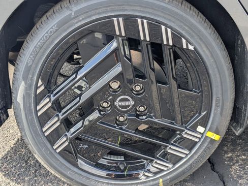 New 2026 Nissan Sentra SR w/ SR Premium Package image 9