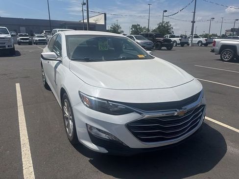 Used 2024 Chevrolet Malibu LT FWD image 3