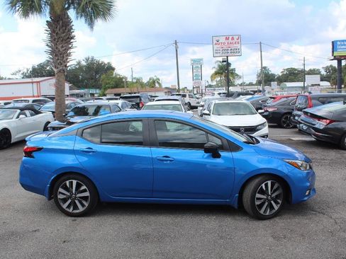 Used 2020 Nissan Versa SR w/ Convenience Package image 2