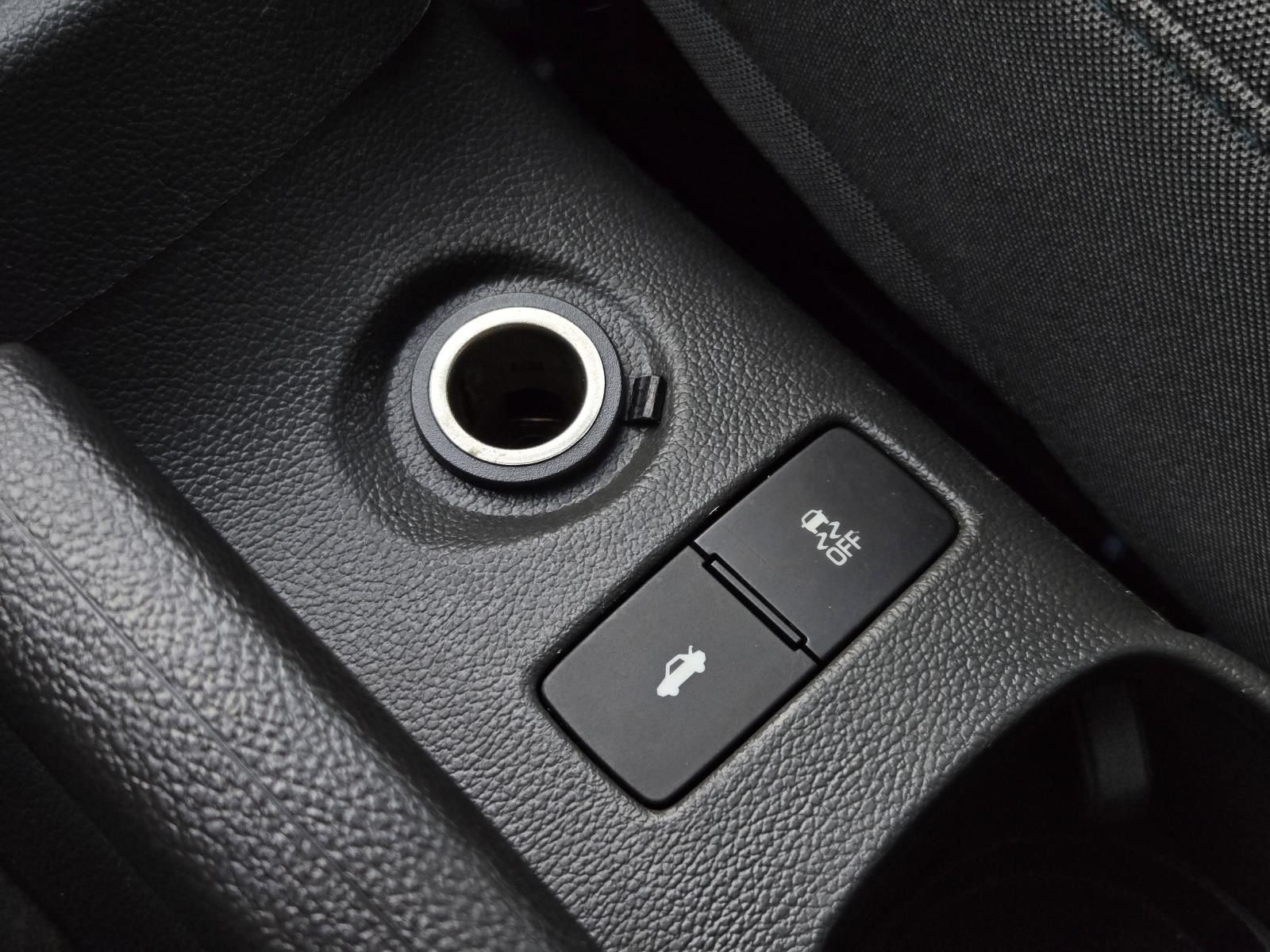Used 2015 Chevrolet Sonic LT FWD image 26