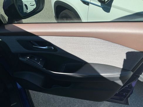 Used 2023 Nissan Rogue SV image 27