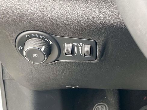 Used 2025 Jeep Compass Trailhawk image 27