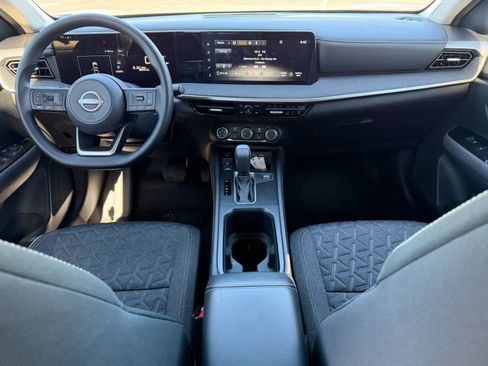 Certified 2025 Nissan Kicks SV image 15