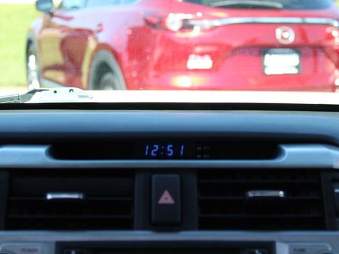 Used 2015 Toyota 4Runner SR5 Premium image 17