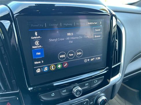 Used 2023 Chevrolet Traverse LT w/ Rear Camera Mirror Package image 13
