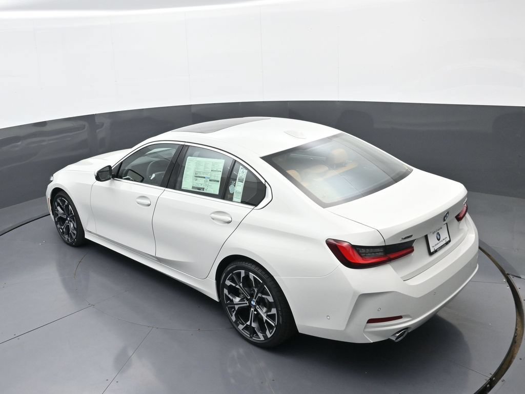 New 2026 BMW 330i xDrive Sedan w/ Convenience Package AWD/4WD image 32