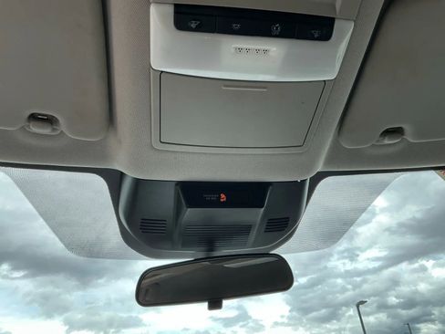 Used 2021 Nissan Rogue S image 32