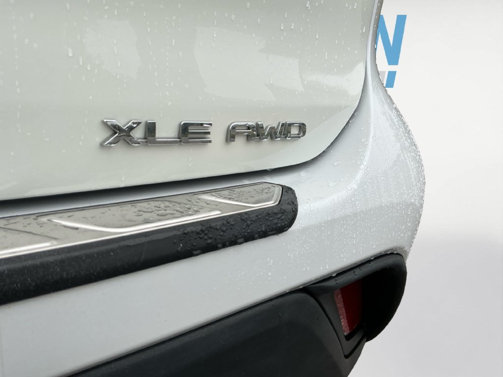 Used 2022 Toyota Highlander XLE AWD/4WD image 20