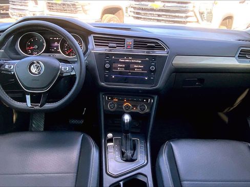 Used 2021 Volkswagen Tiguan SE image 15