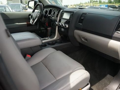 Used 2015 Toyota Sequoia Platinum AWD/4WD image 18