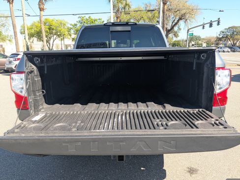Used 2024 Nissan Titan SV w/ SV Convenience Package image 14