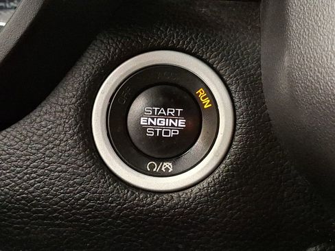 Used 2019 RAM 1500 Big Horn AWD/4WD image 18