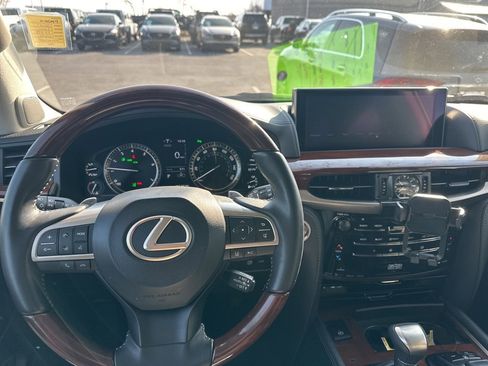 Used 2021 Lexus LX 570 4WD w/ Luxury Package image 6