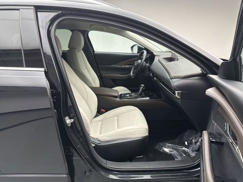 Used 2022 MAZDA CX-30 AWD 2.5 S w/ Premium Package image 16