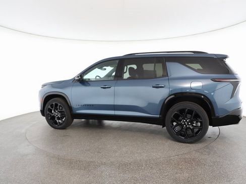 Used 2025 Chevrolet Traverse RS image 8