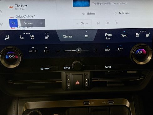 Used 2025 Lexus GX 550 w/ Accessory Package (2T) AWD/4WD image 17