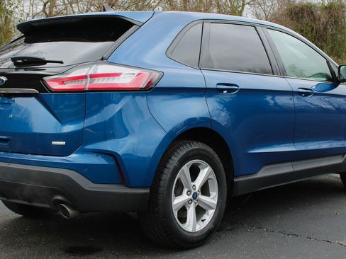 Used 2020 Ford Edge SE image 6