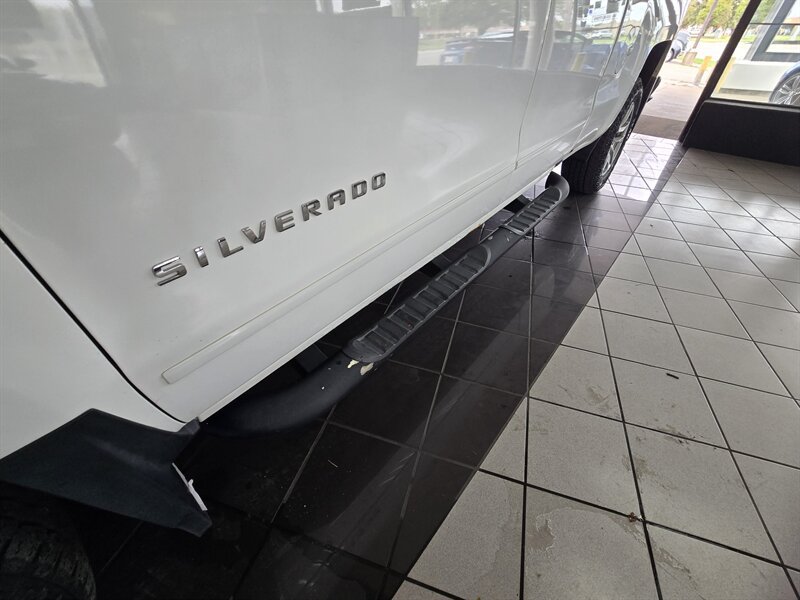 Used 2017 Chevrolet Silverado 1500 LT w/ All Star Edition AWD/4WD image 27