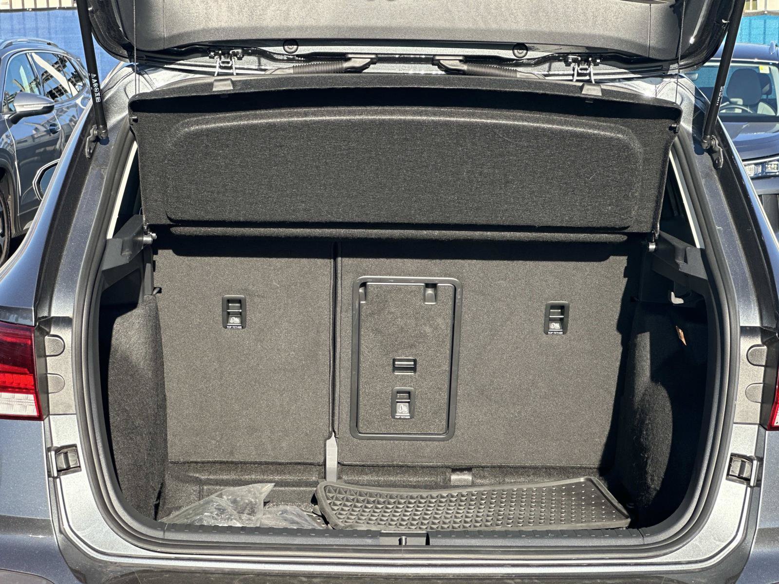 Certified 2023 Volkswagen Taos SE FWD image 4