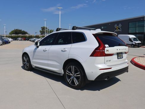 Used 2018 Volvo XC60 T6 Momentum w/ Convenience Package image 3