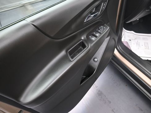 Used 2018 Chevrolet Equinox LT w/ Sun & Infotainment Package AWD/4WD image 21