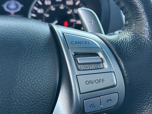 Used 2013 Nissan Altima 3.5 SL w/ Technology Pkg image 39