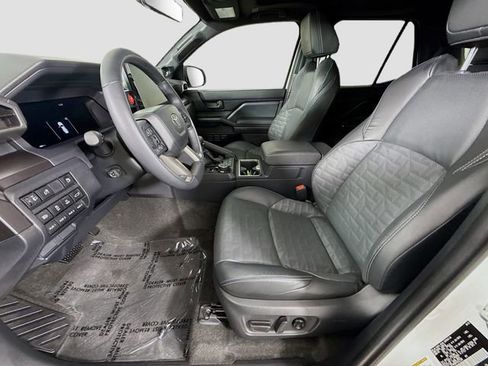 Certified 2025 Toyota 4Runner TRD Off-Road Premium AWD/4WD image 21