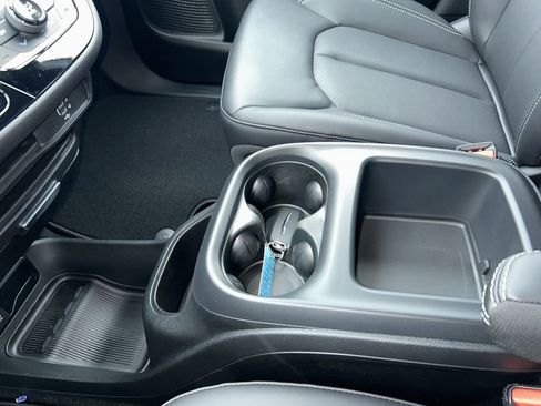 New 2026 Chrysler Pacifica Select image 39