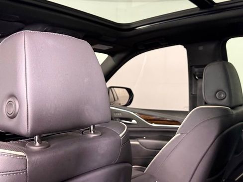 Used 2023 Cadillac Escalade ESV Premium Luxury image 25